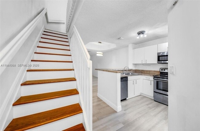 Building Photo - 14260 SW 121st Pl