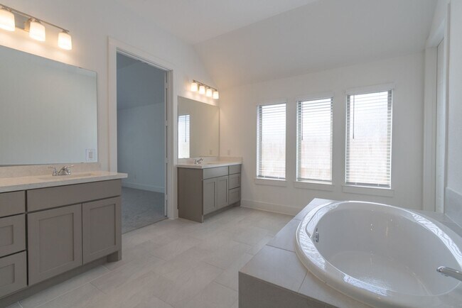 Building Photo - 1408 Plum Tree Way