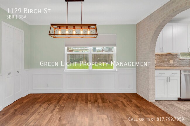 Building Photo - 1129 Birch St