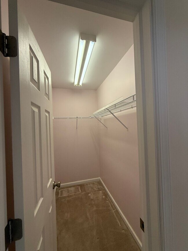 Building Photo - For Rent 3 bed / 2.5 bathrooms | attached 2 car-garage plus detached 2 car-garage on a 1.52-acre ...