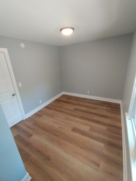 Building Photo - 2643 12th Ave S