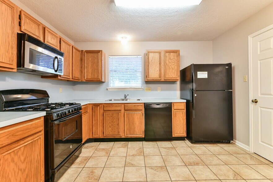 Building Photo - 28710 Raestone St