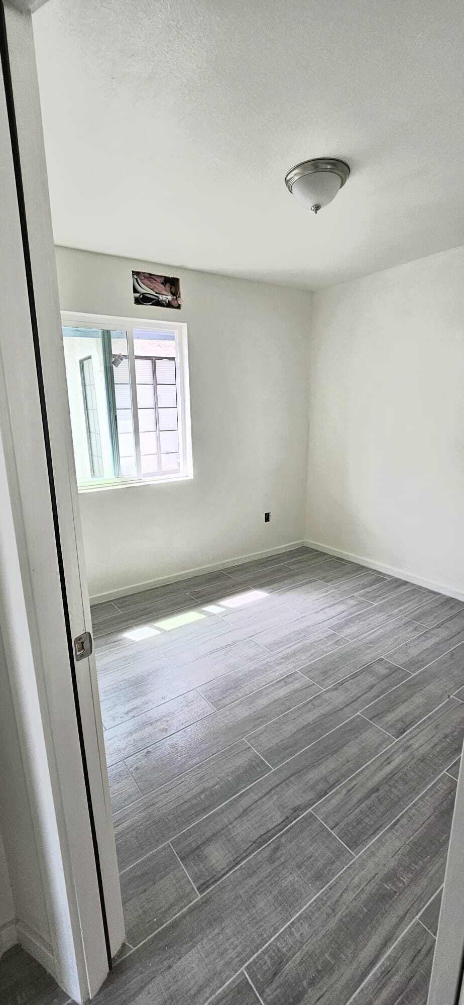 Building Photo - 25400 Sand Creek Trl
