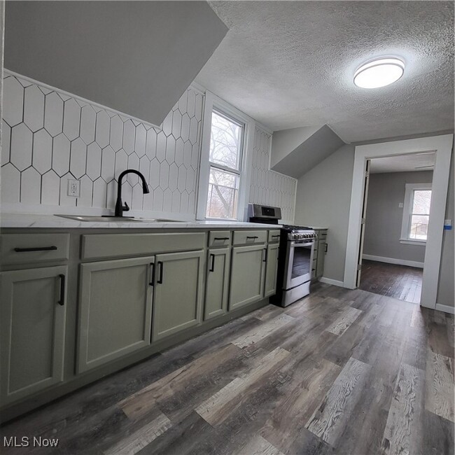Building Photo - 1309 Buhrer Ave