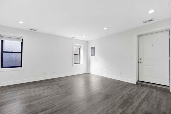 Building Photo - 3648 S Paulina St