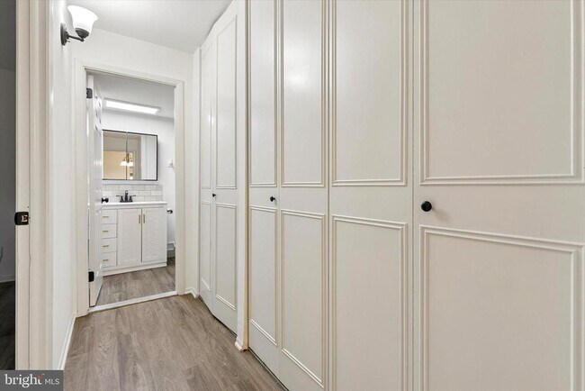 Building Photo - 521 Old Forge Crossing