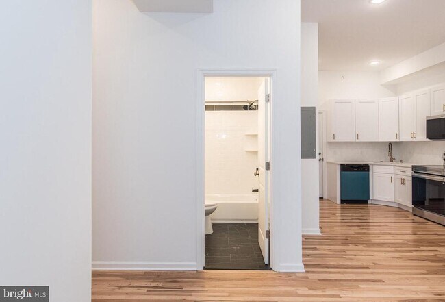 Building Photo - 315 N Preston St