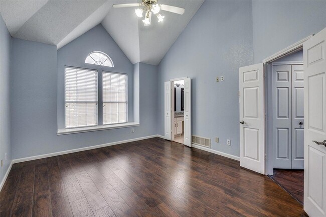 Building Photo - 7700 Windmere Ct