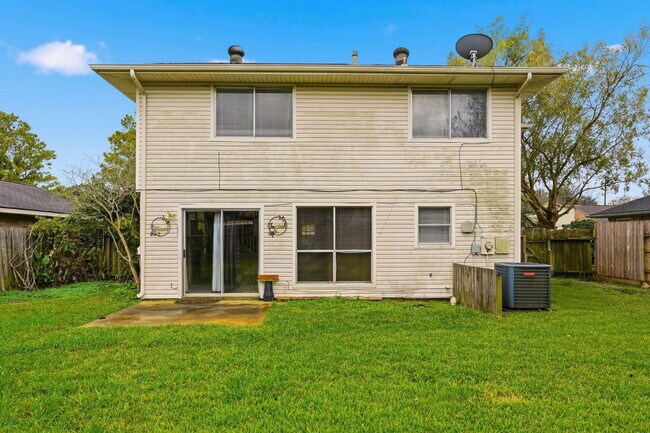 Building Photo - 16623 Red Gully Dr