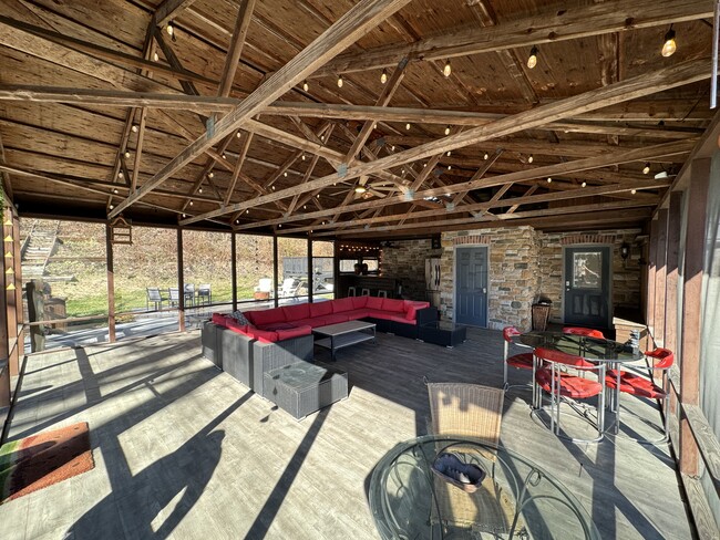 Building Photo - 312 Lehigh Dr