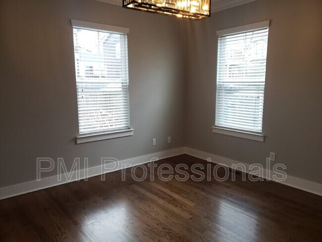 Building Photo - 512B Eastboro Dr