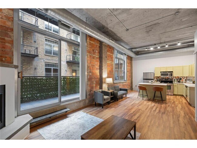 Building Photo - 521 S 7th St