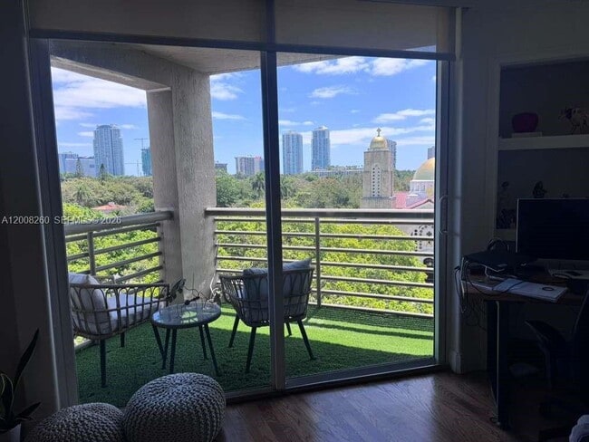 Building Photo - 2400 SW 3rd Ave