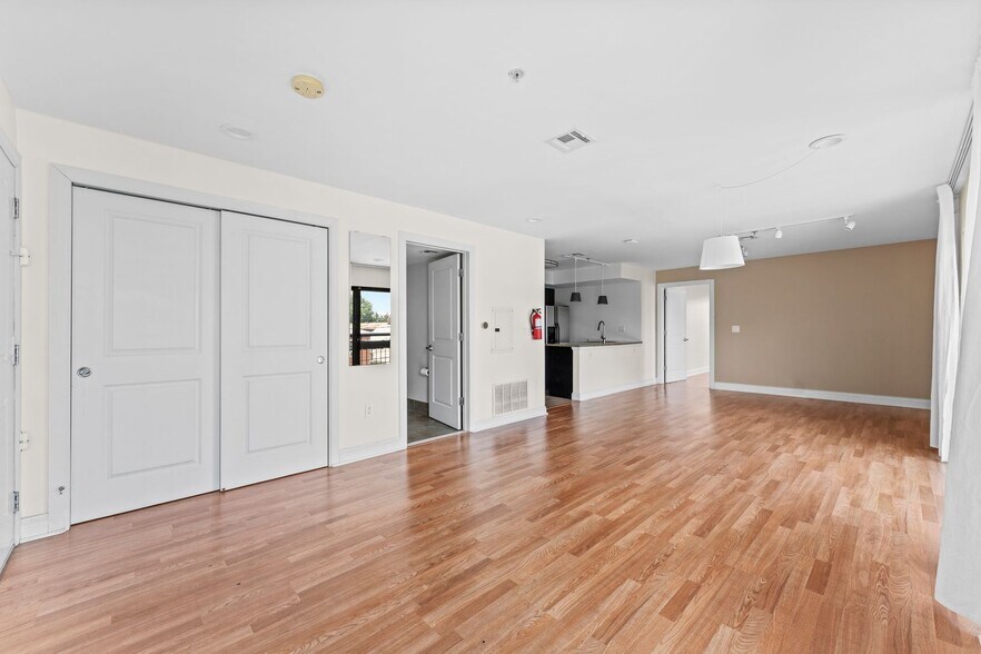 Building Photo - 125 70th St