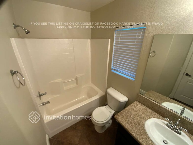 Building Photo - 6228 Little Elm St