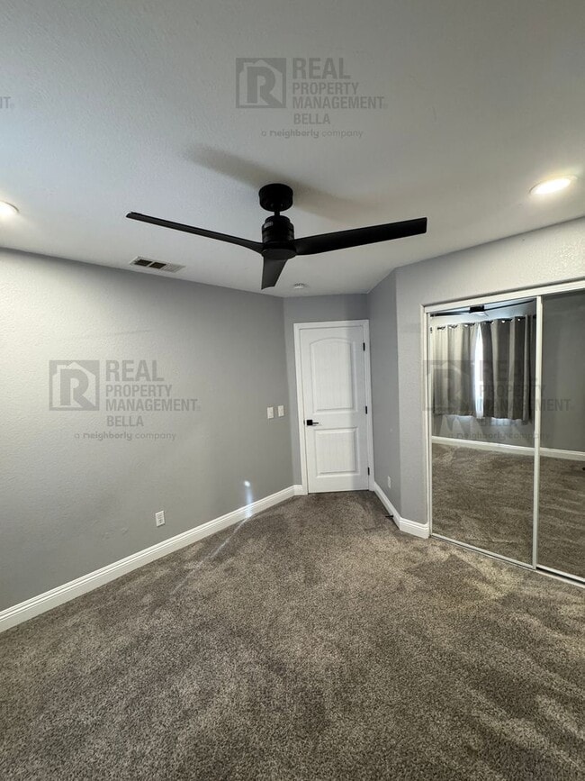 Building Photo - 23694 Canyon Heights Dr