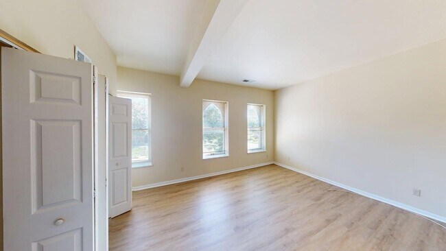 Building Photo - 3861-3869 McRee