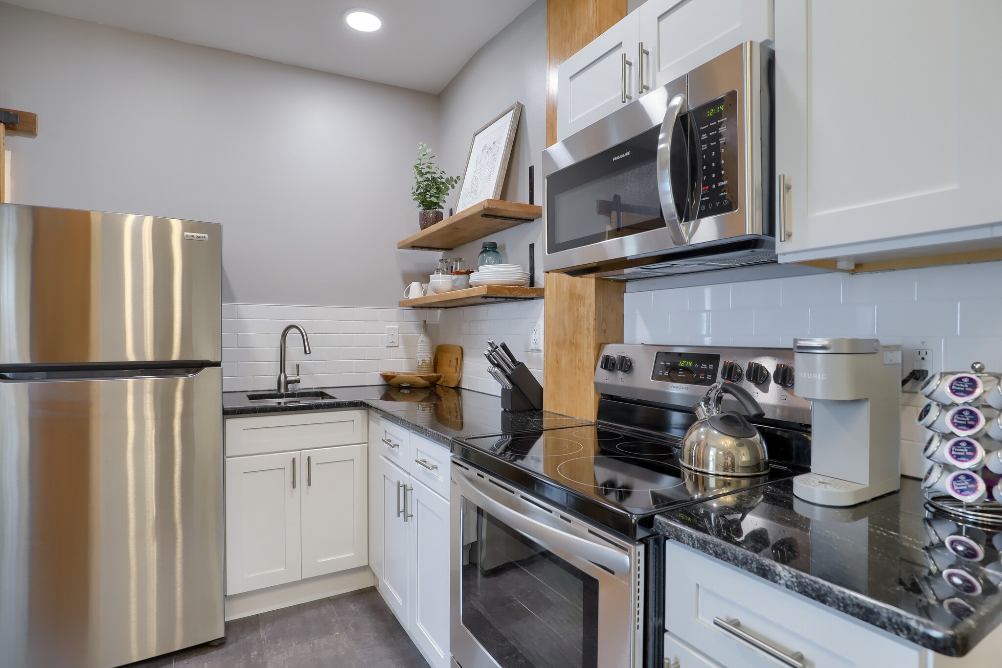 Building Photo - 22 N Broad St