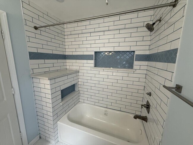 Building Photo - 4604 Locust Ave