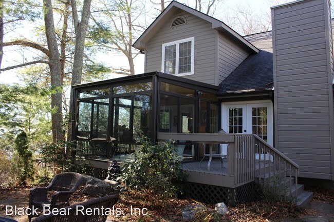 Building Photo - 196 Rockhold Dr