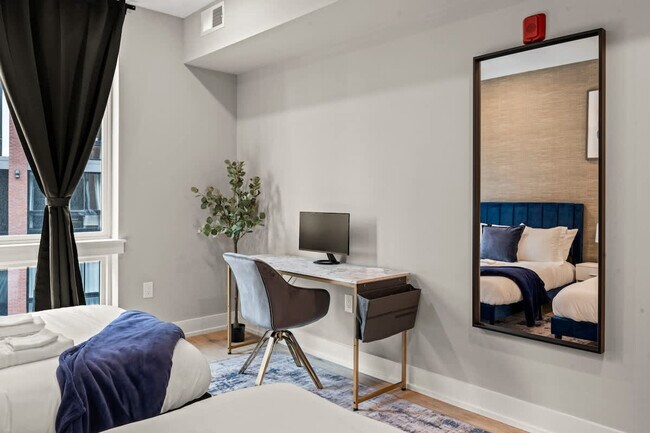 Building Photo - 916 N Delaware Ave