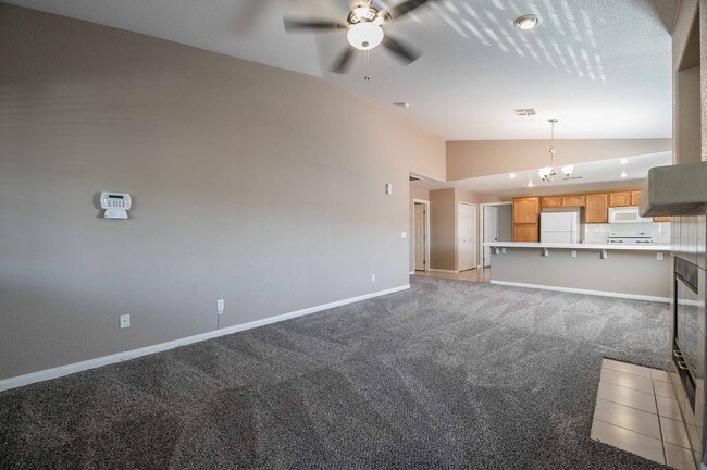 Building Photo - 2 BEDROOM CONDO W/ ATTACHED GARAGE FOR LEA...