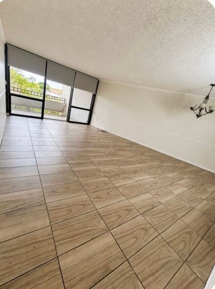 Building Photo - 13951 Kendale Lakes Cir