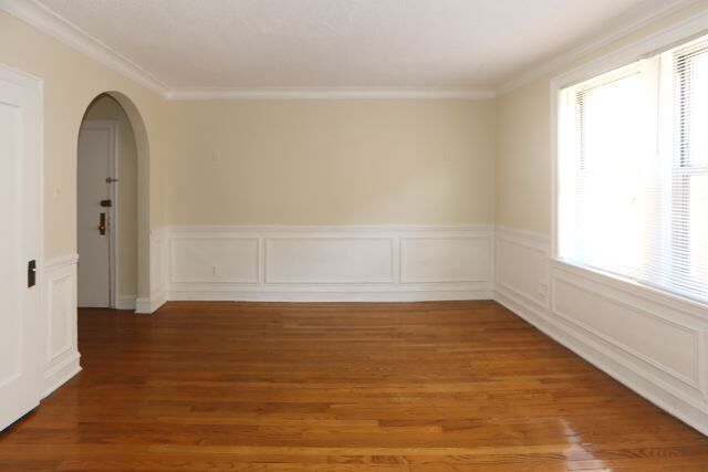 Building Photo - 549 W Surf St