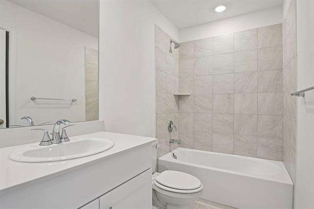 Building Photo - 700 London Town Ln