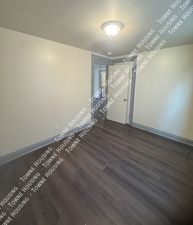 Building Photo - 24 Como Ave