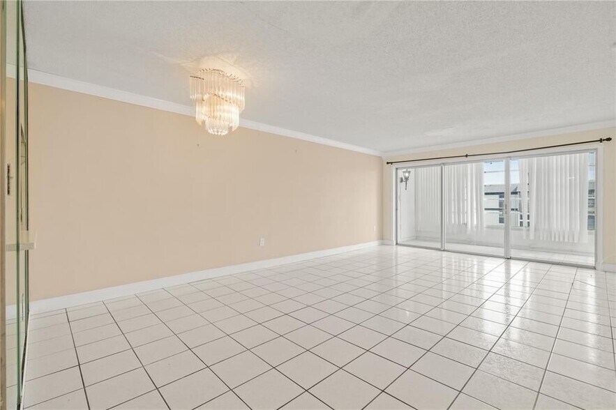 Building Photo - 8350 Sands Point Blvd