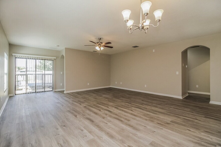 Building Photo - 2591 Vineyard Cir