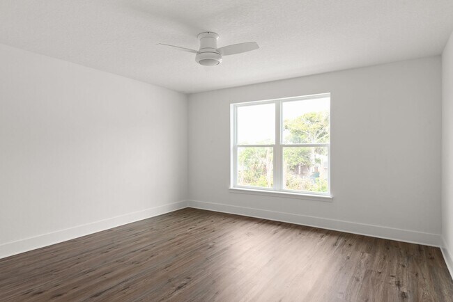 Building Photo - BRAND NEW!! 3 bedroom 2.5 bath Daytona Bea...