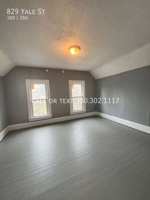 Building Photo - Three bedroom for rent - Akron OH