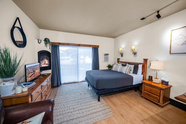 Building Photo - Furnished Park City Studio Available for Rent