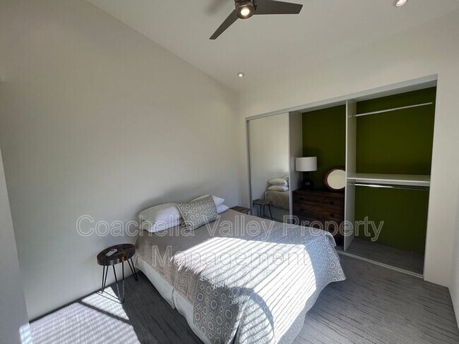 Building Photo - 287 S Civic Dr