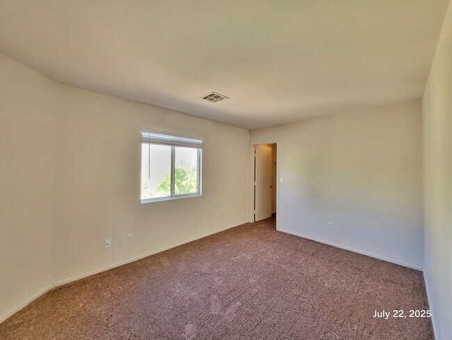 Building Photo - 2646 Cottonwillow St