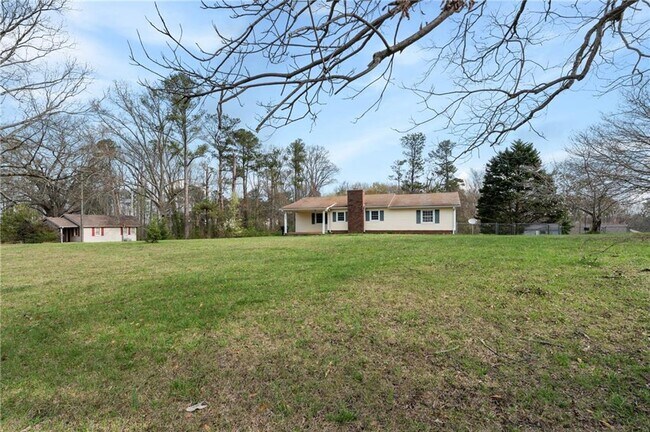 Building Photo - 173 Winndale Rd