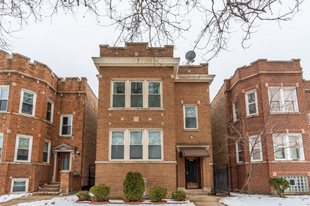 Building Photo - 4021 W Barry Ave