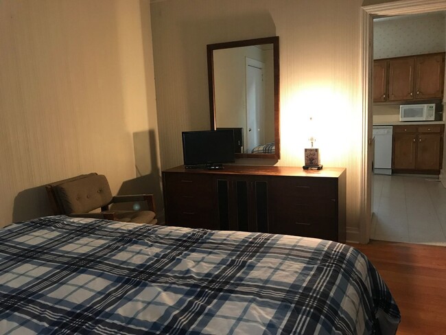 Building Photo - All inclusive, Safe and Practical 4BR 2 Ba...