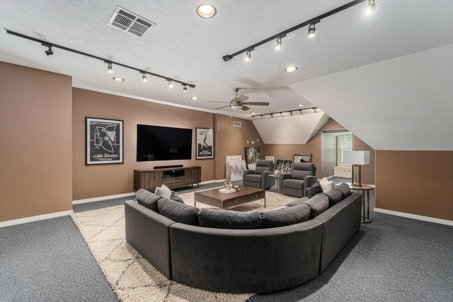 Building Photo - 13602 Springmint Dr