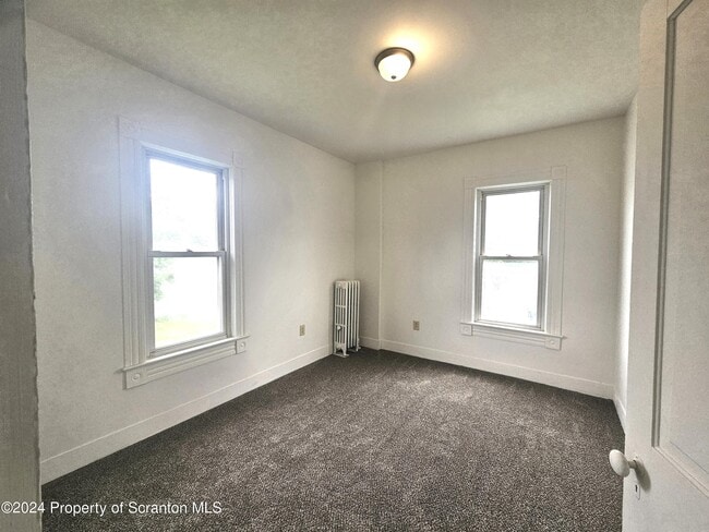 Building Photo - 729 W Locust St