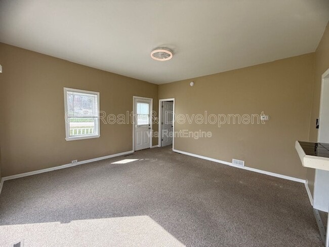 Building Photo - 101 S La Fox St