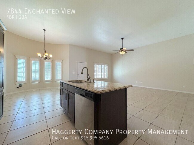 Building Photo - 7844 Enchanted View Dr