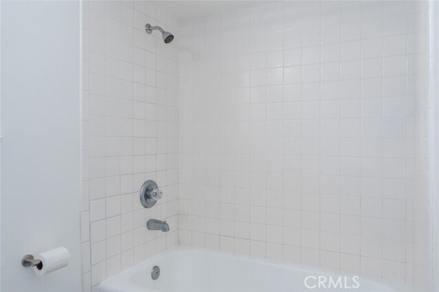 Building Photo - 720-722 Narcissus Ave
