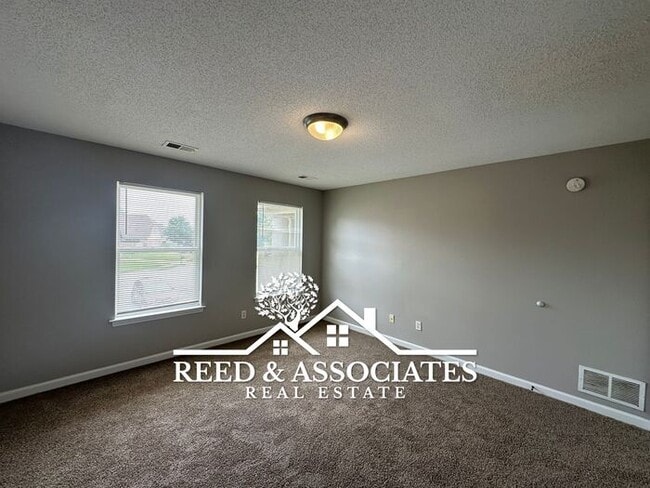 Building Photo - 2-Story Home Located in Quiet Cove!