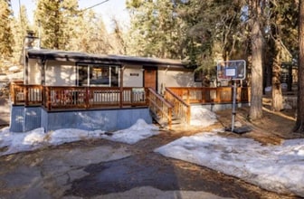 Building Photo - Warm and inviting