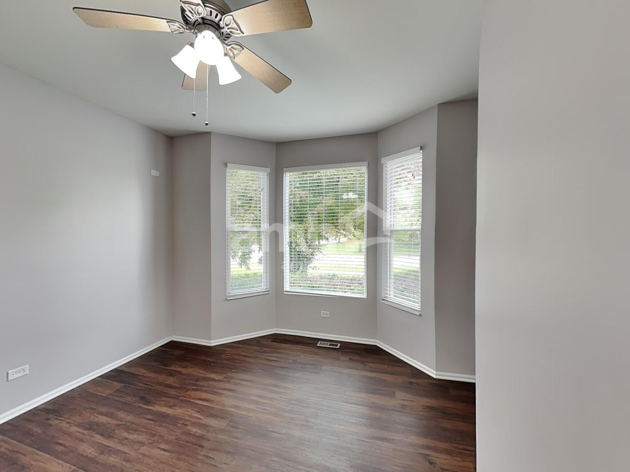 Building Photo - 1400 Bridgehampton Dr