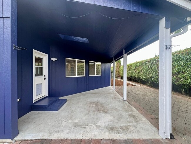 Building Photo - Well Maintained 3BD - Yard Maint. Included