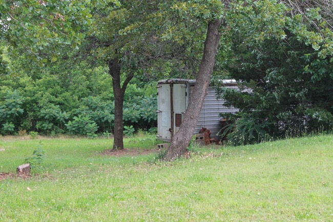 Building Photo - 1+ Acre - Choctaw-Nicoma Park Cutie!